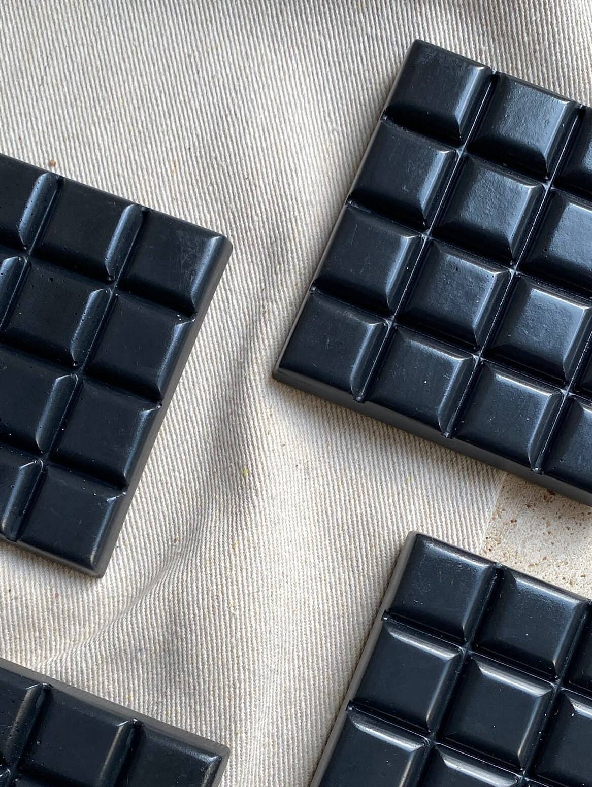 Atelier La Rouleuse - Wholesale Decorative Plate/Dish/Bowl - THEOBROMA - set of 4 concrete coasters5