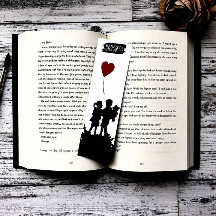 URBAN.ITY SRL - Wholesale Bookmark - Banksy Scented Bookmark - Kids On Guns Hill3