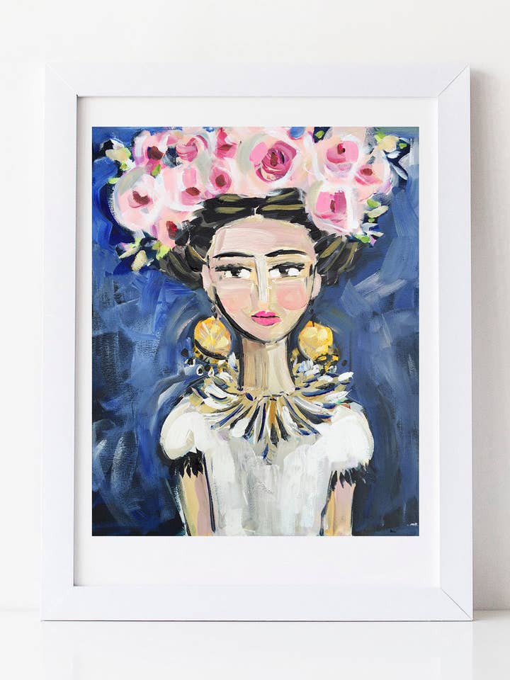 Portretafdruk van de vrouw op papier „Frida Doll Face” voor wholesale door Maren Devine Art
