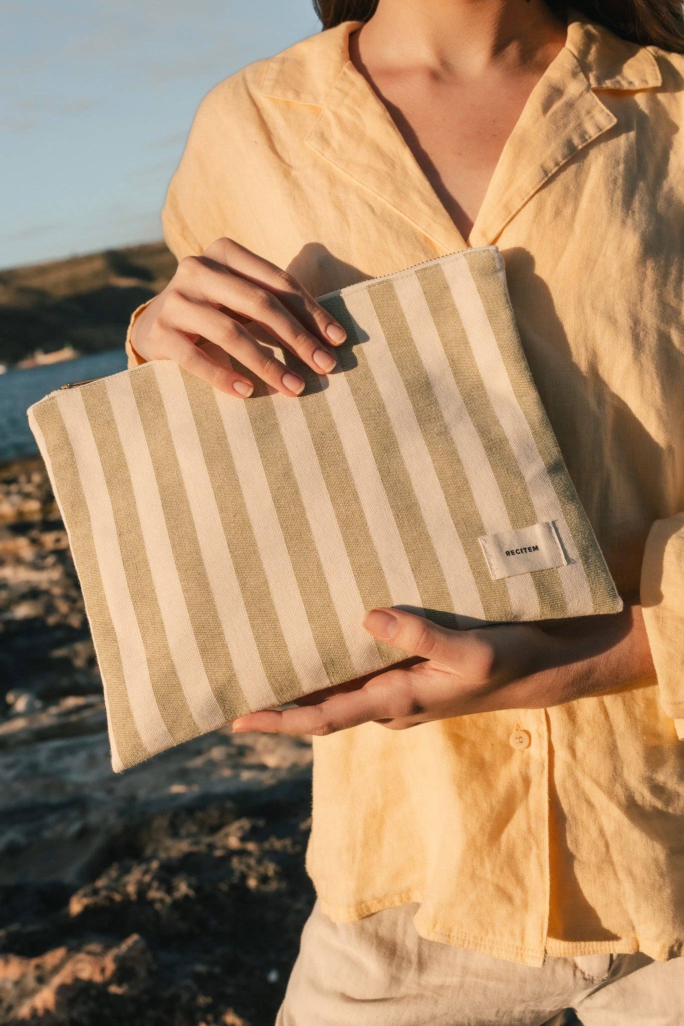 Recitem - Wholesale Pouch - Women's - Maxi pochette Izan1