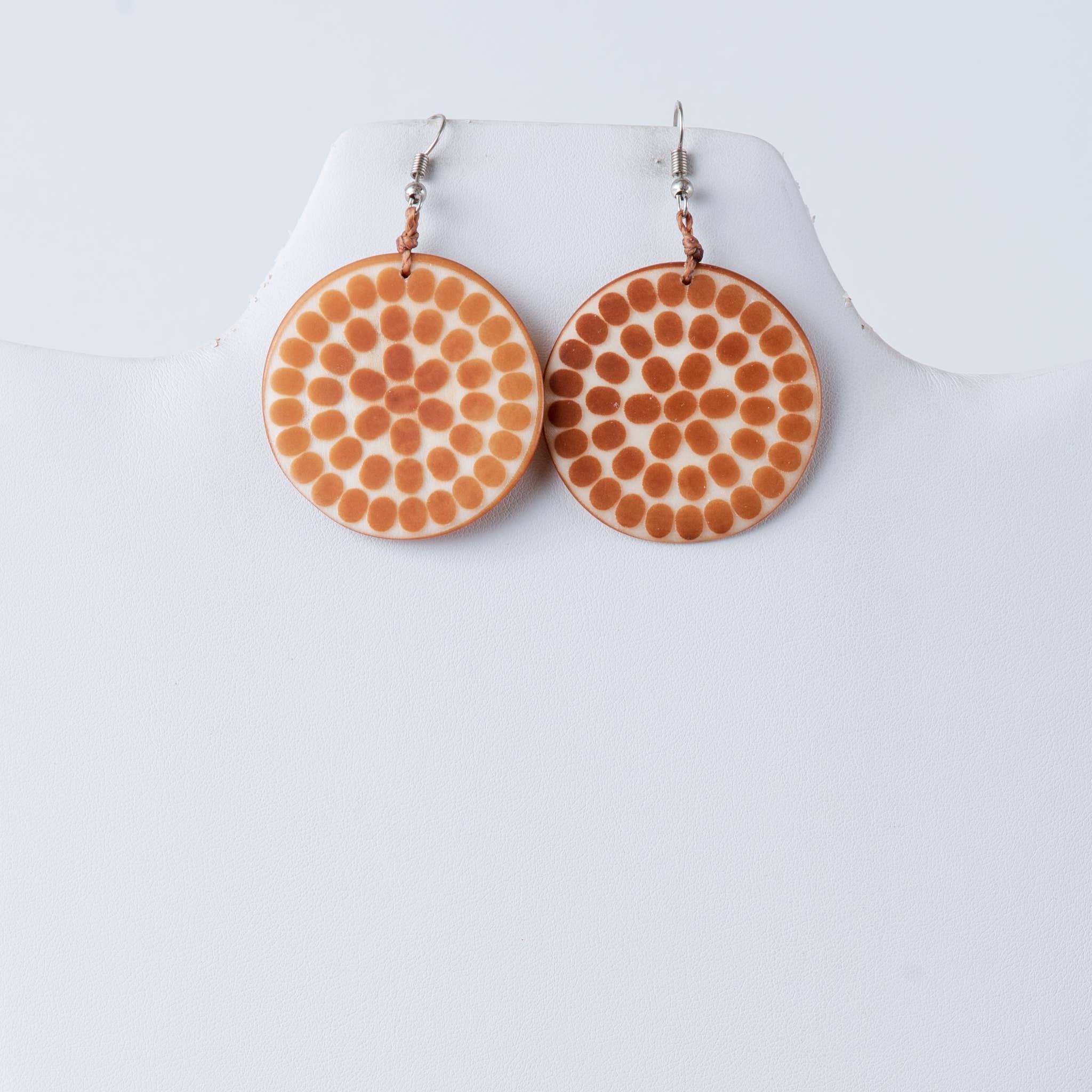 TaguArtsy - Vendita all'ingrosso Orecchini pendenti - Orecchini in Tagua Incisi a Punti9