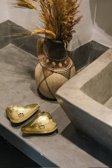 NOMAD BY LIV - Vendita all'ingrosso Portasaponi da bagno - Portasapone a forma di cuore in ottone color oro1