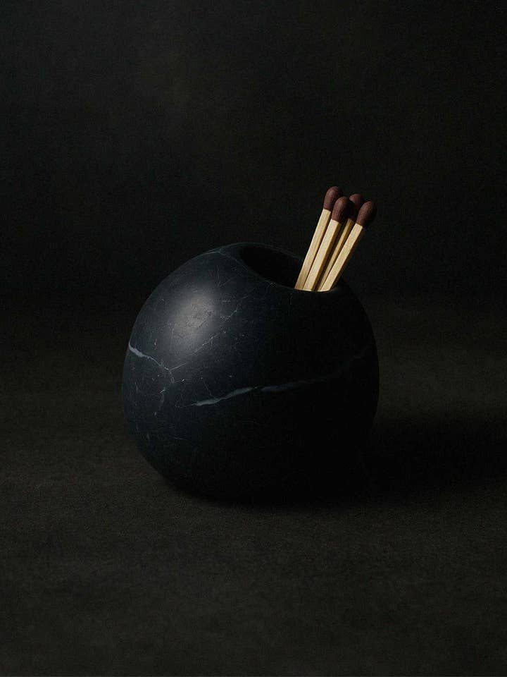 Porte-allumettes Sombra pour la vente par Morfí Design