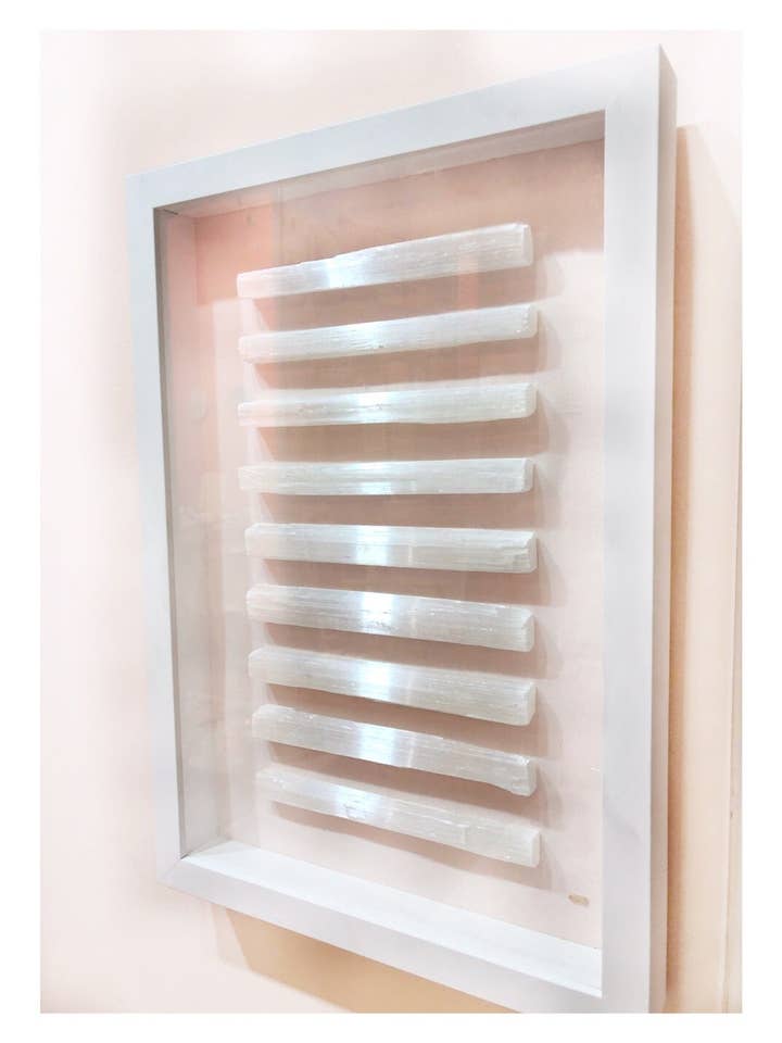 Decorazione da parete in selenite incorniciata per la vendita all'ingrosso da parte di Ariana Ost