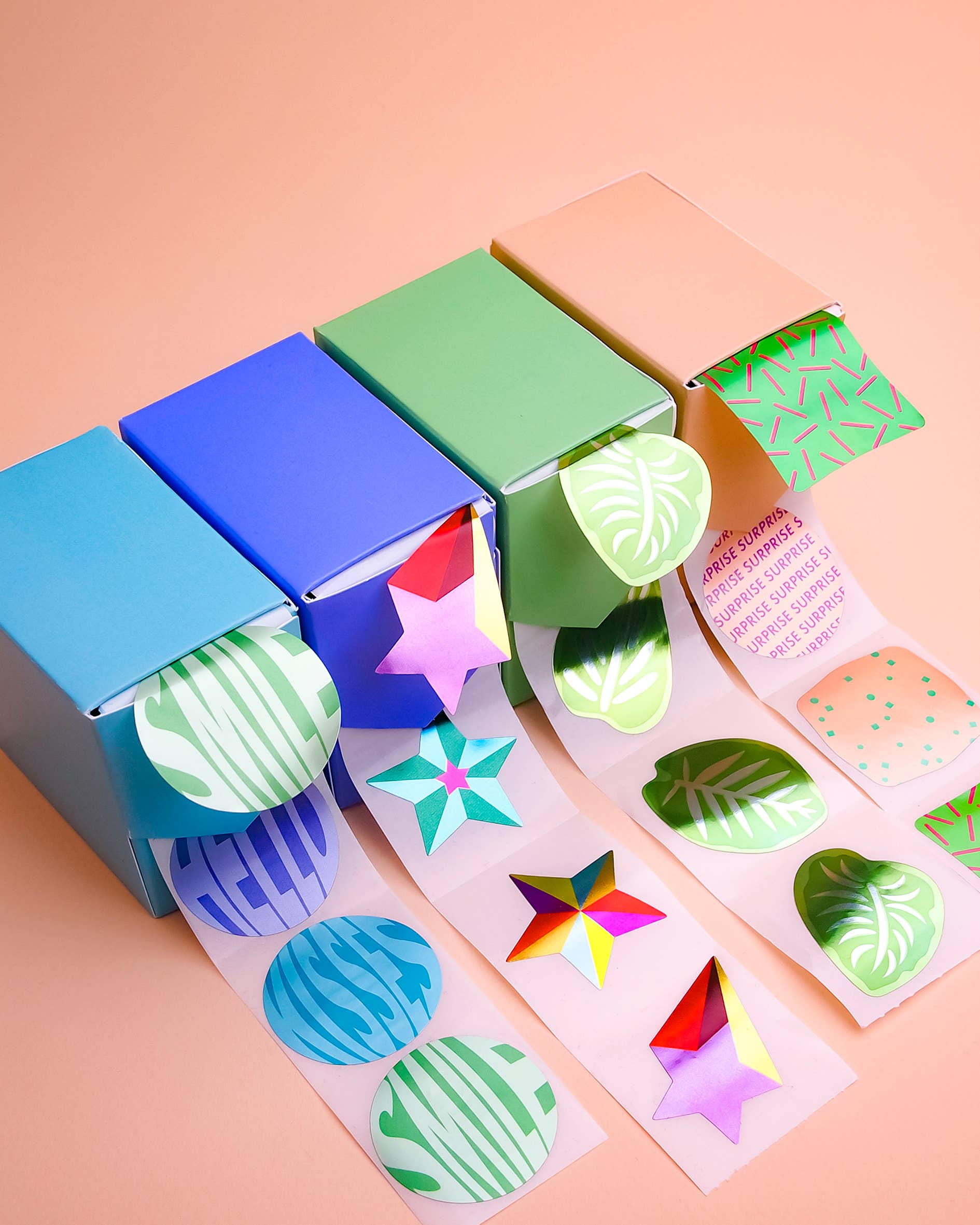 wowgoods – Engroshandel Klistermærke – Confetti Surprise - klistermærker på rulle2