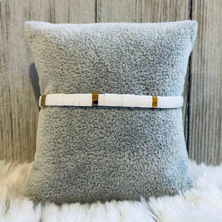 Bracelet en or blanc extensible Nova Glass Tila Bead pour la vente par My Bracelet Club