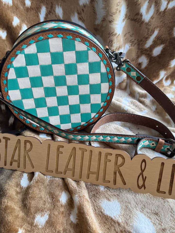 Cantimplora Turquesa a Cuadros Bandolera para venta al por mayor de Broads Market