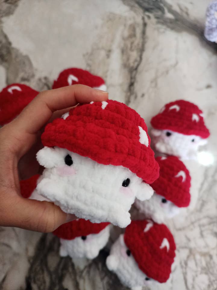 Pelúcia de Cogumelo Feita à Mão – Brinquedo Decorativo Fofo de Estilo Cottagecore por atacado de KLABELGIFT