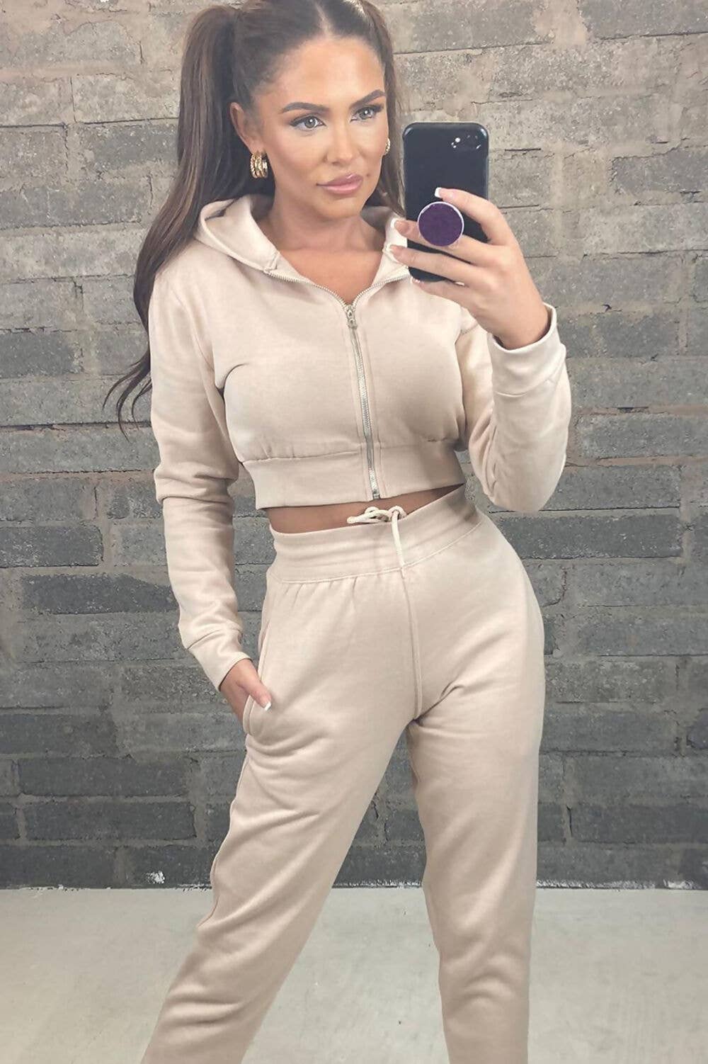 justyouroutfit - Wholesale Tracksuit - Women's - Cropped Hoodie And Joggers Set2