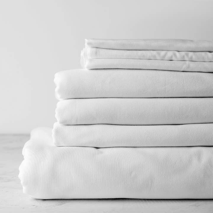 Still Water Linens - Wholesale Fitted Sheet - Standard Massage Table Sheets