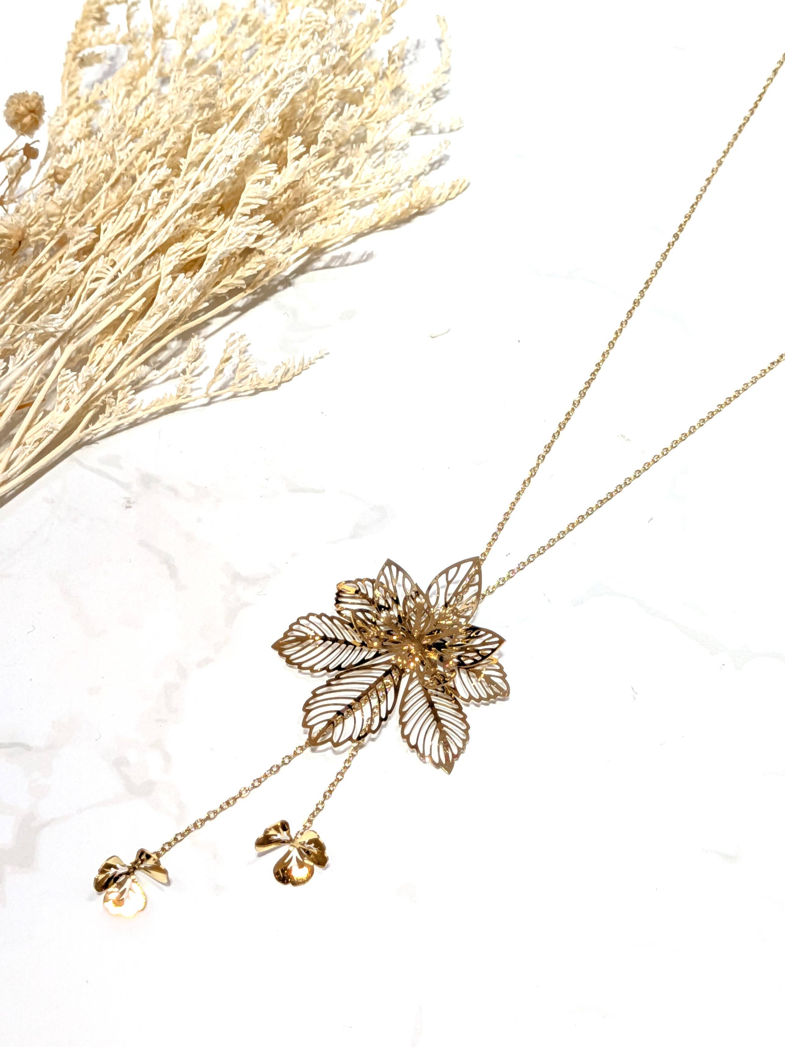 Gold 43675 Stainless steel flower necklace for wholesale on Faire