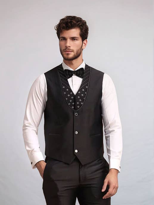 Herrebroderet sort smokingblazer | Terry Rayon for engroshandel hos Masculine Moda