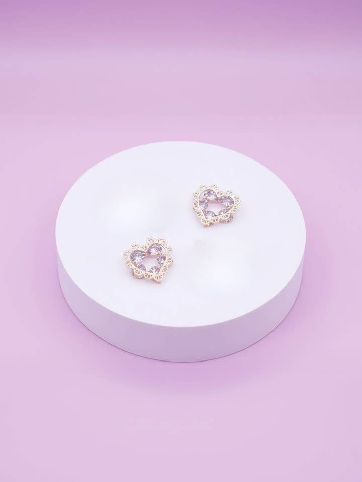 Orecchini a lobo con cristalli a forma di cuore cluster per la vendita all'ingrosso da parte di Arya Jewellery Wholesale