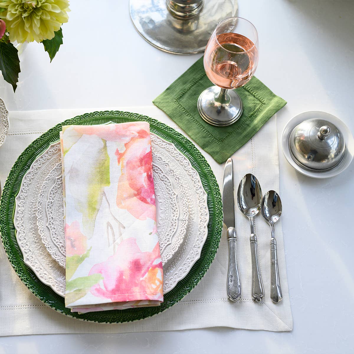 Arte Italica & Crown Linen Designs – Großhandel Butterdosen – Tuscanische runde Butterdose5