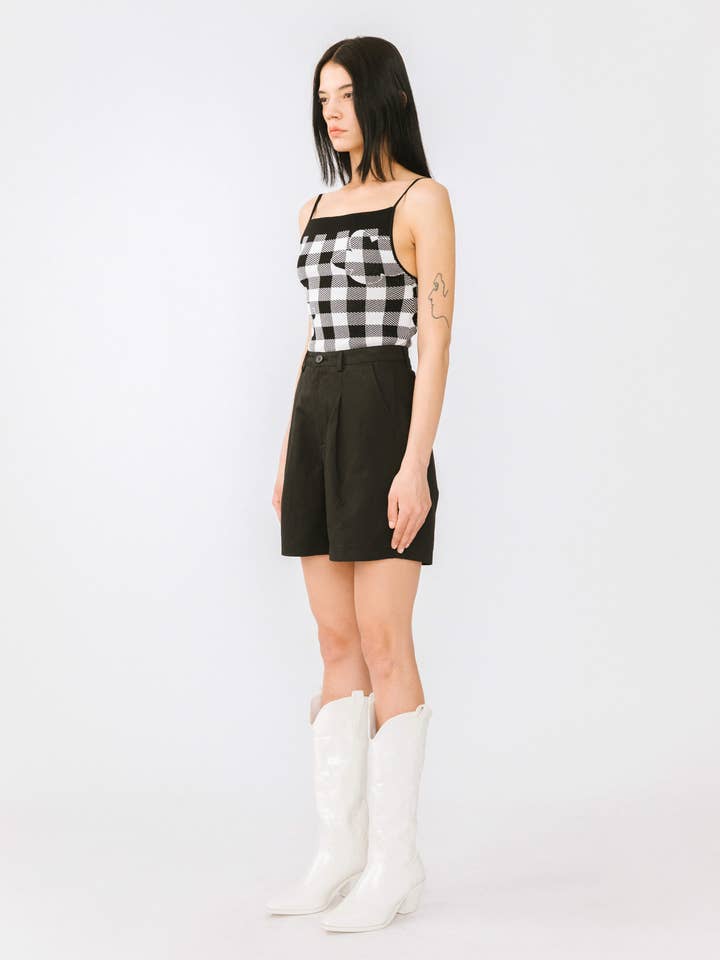 CUBIC - Vendita all'ingrosso Pantaloncini - Donna - Pantaloncini sartoriali plissettati a trapezio