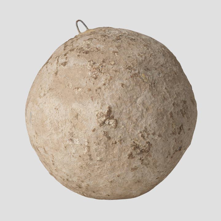 Boule en papier mâché Sustain, taille L, moka by Nordstjerne, 12/boîte pour la vente par Nordstjerne North America