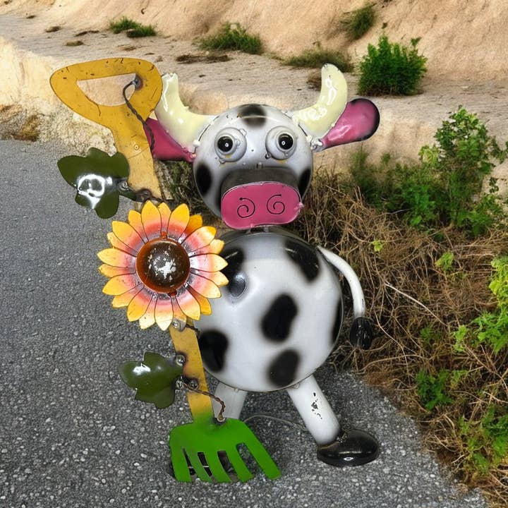 Scultura da giardino di mucca con girasole per la vendita all'ingrosso da parte di Blue Goat Garden Decor