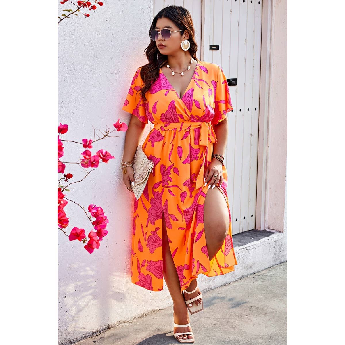 Supreme Fashion – wholesale Klänning - Dam – Plus blommig midiklänning med kort ärm, slits och bälte6