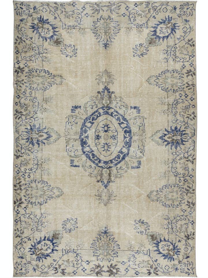 Sonnenteppich im Vintage-Stil, 6,4 x 9,6 Fuß, Beige/Marineblau für den Großhandel von Rug Specialist LLC.