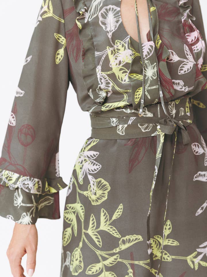 Vestido midi estampado con escote redondo y volantes para venta al por mayor de ANT WOMAN COLLECTION