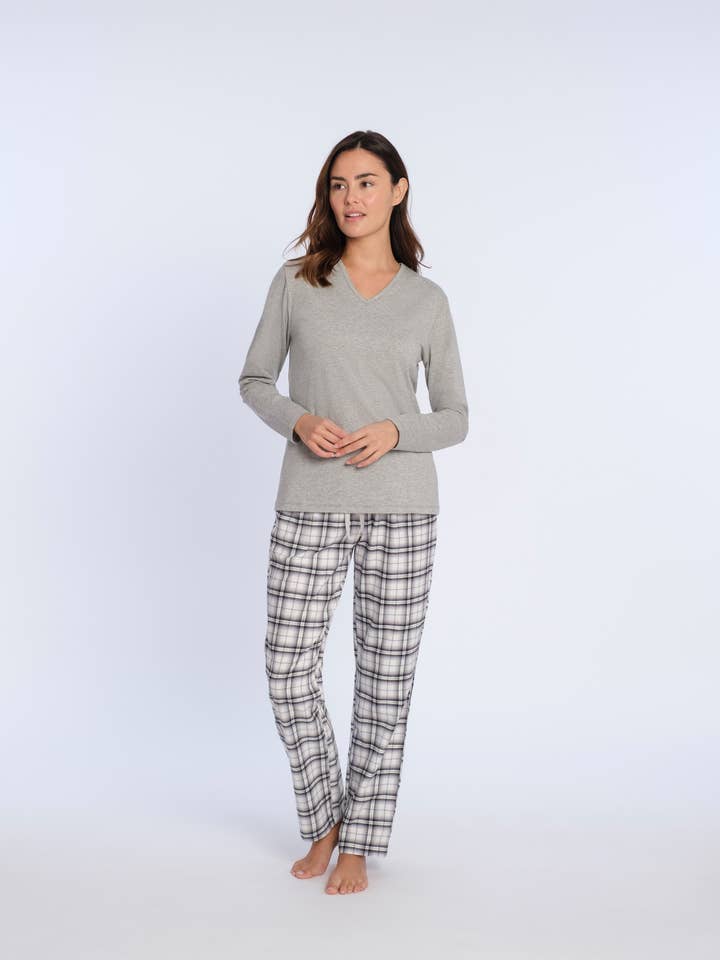 Almindelige og ternede strikkede og vellum blandet pyjamas for engroshandel hos Guasch