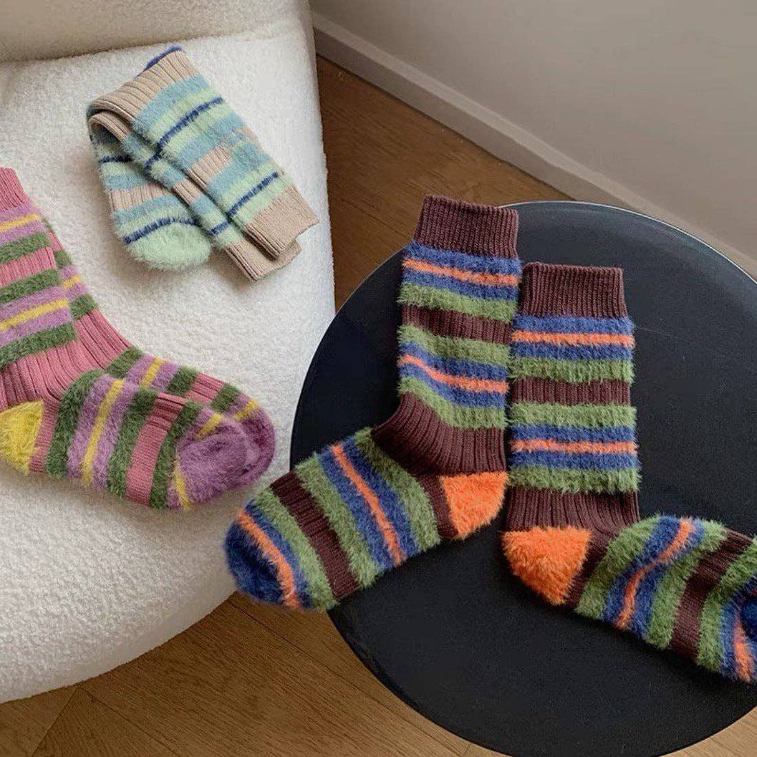 Funkyrel® Atzbranding Limited - Wholesale Socks - Women's - Rufia - Thick Striped Winter Warm Socks3