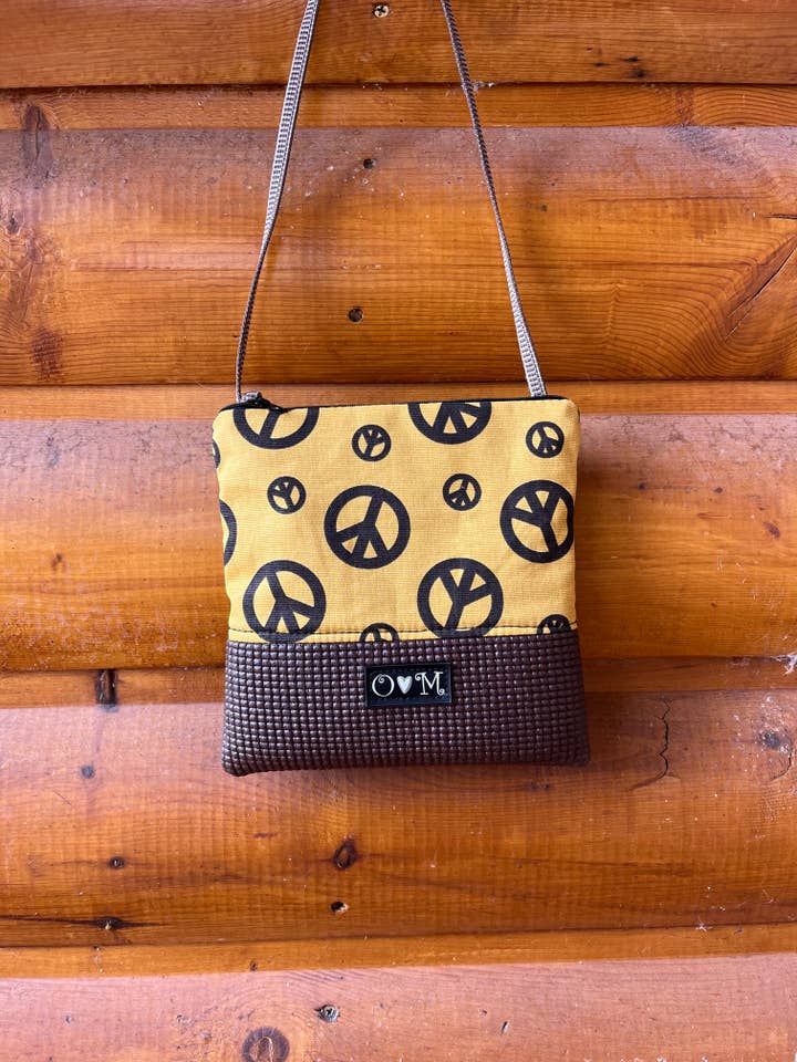 Sac bandoulière Stella Brown - Jaune/marron Signe de paix pour la vente par OlovesM.com