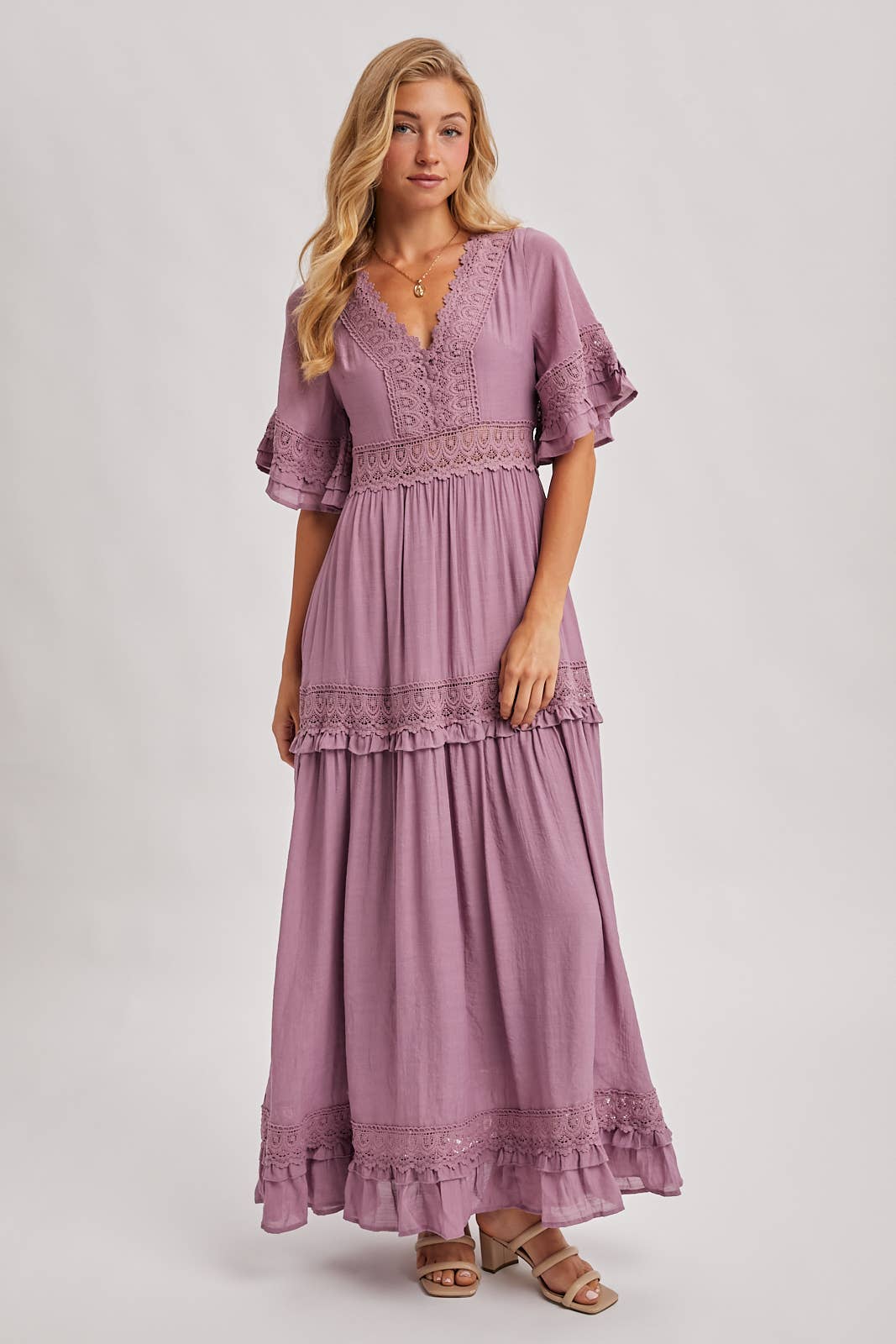 Bluivy – Großhandel Kleid – Damen – Maxikleid mit V-Ausschnitt und Spitzenbesatz19