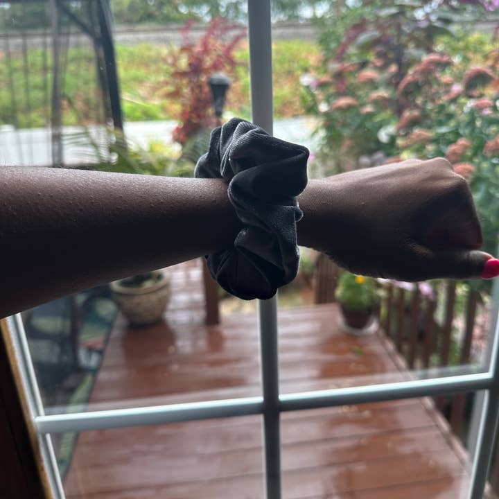 Stiched by Lexi - Wholesale Scrunchie - Women’s - Velvet Scrunchies6