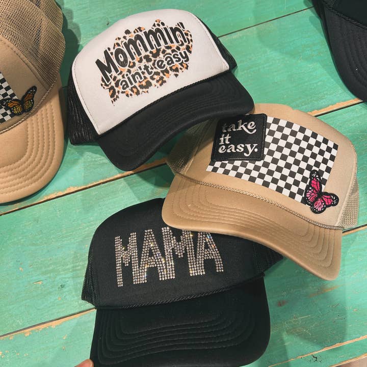 Vibes Hat Company – boné - Mulher por atacado – Chapéu MAMA Rhinestone Trucker | Mama | Mães | Bonés8