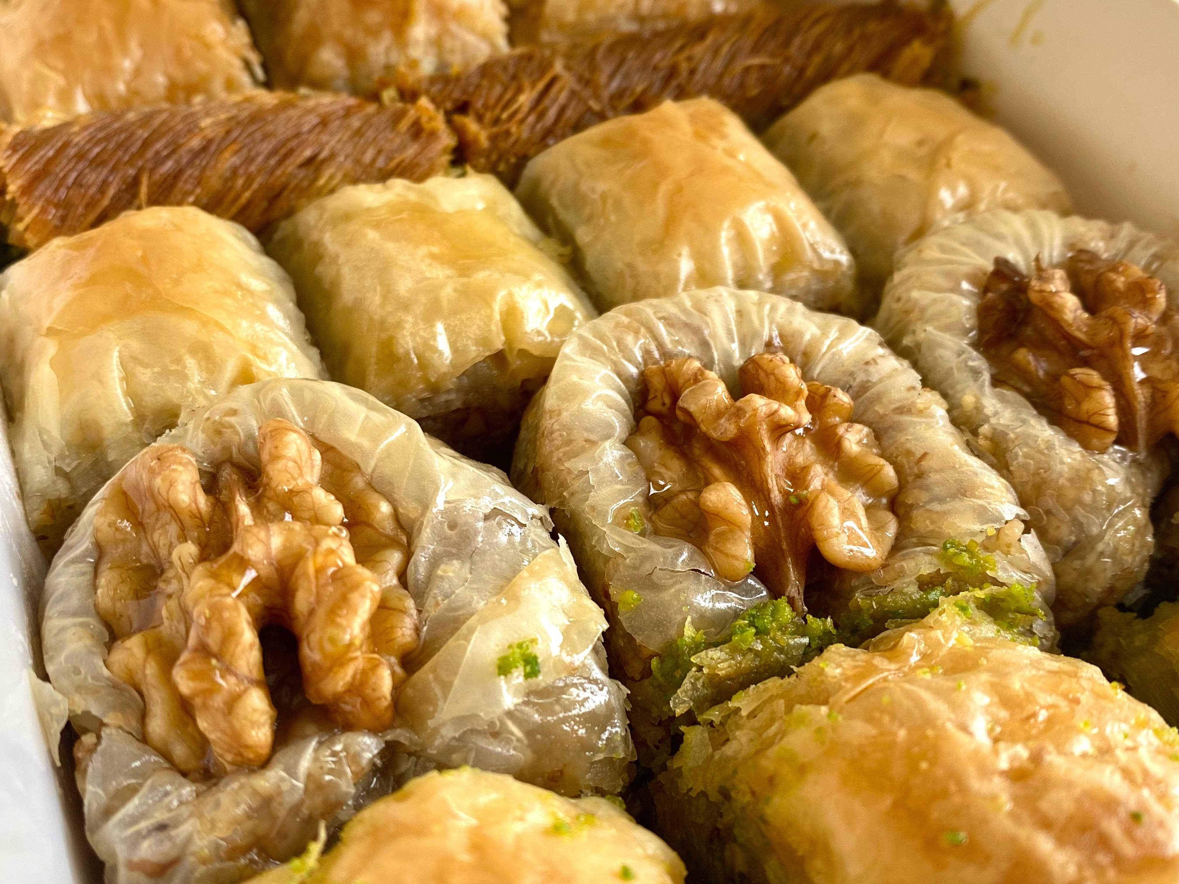 Aladdin - Wholesale Cake - Koskeroglu | Assorted Pistachio and Walnut Baklava6