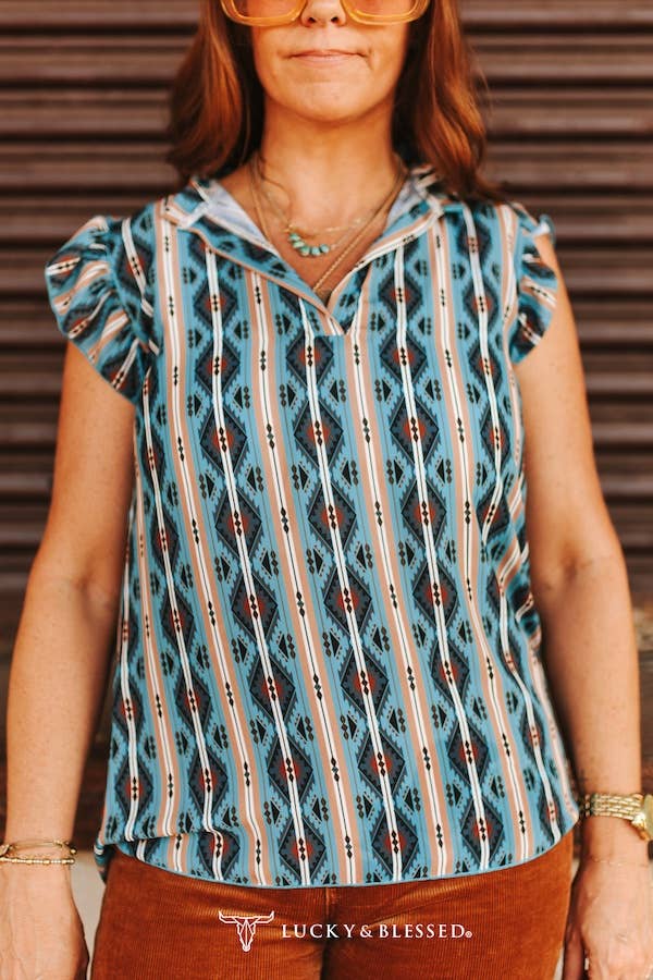 LUCKY & BLESSED - Venta al por mayor Blusa - Mujer - Top de manga corta con volante y cuello en V en color jade azteca1