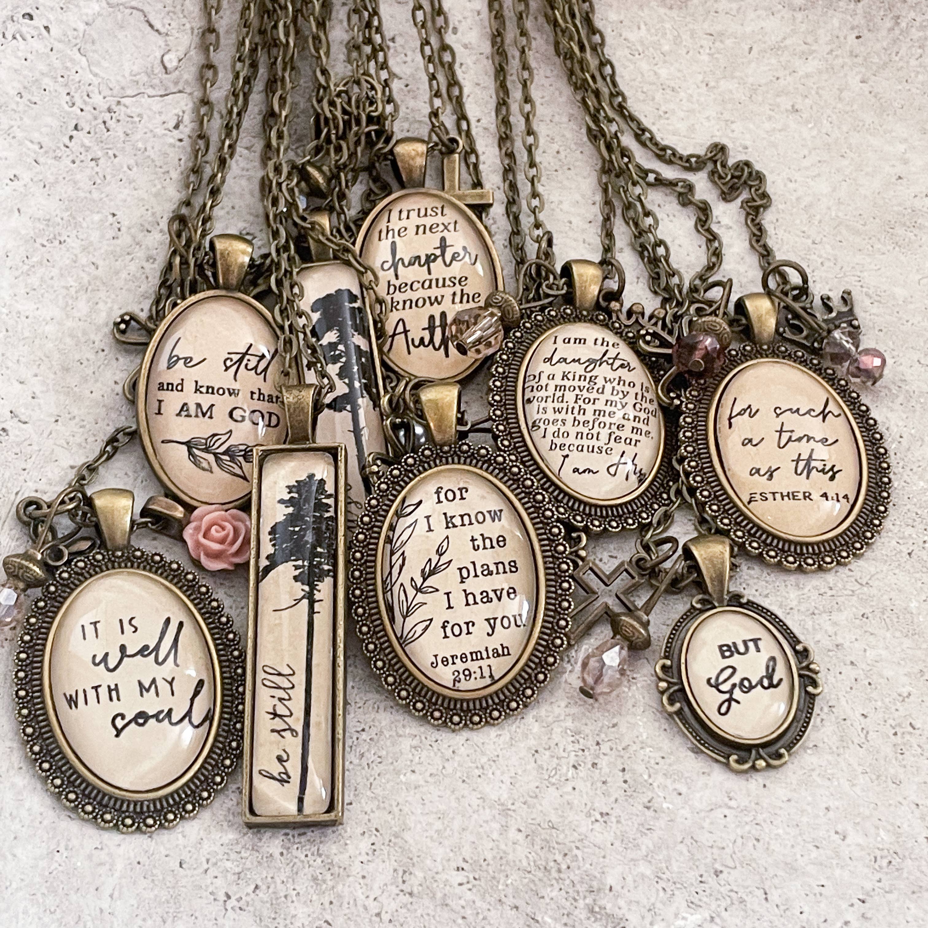 Ivy Barn Designs - Vente Parures de bijoux - Empilements de bracelets chrétiens perlés + colliers inspirants1