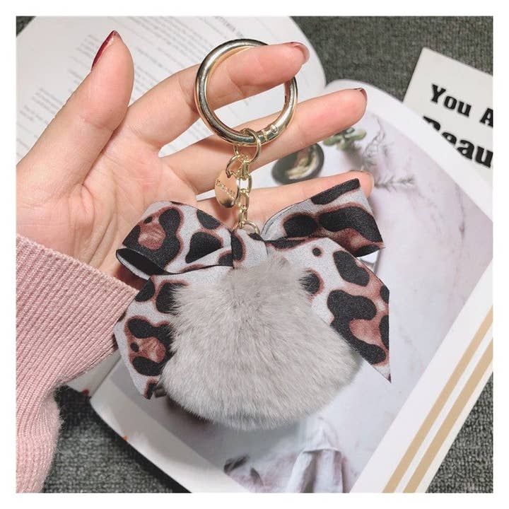 Ekartini - Wholesale Keychain – Women's - Leopard Print Bow Pom Keychain1