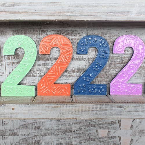 AWGifts Europe - Wholesale Decorative Tabletop Object - Number "2" - Assorted Colours - 15cm