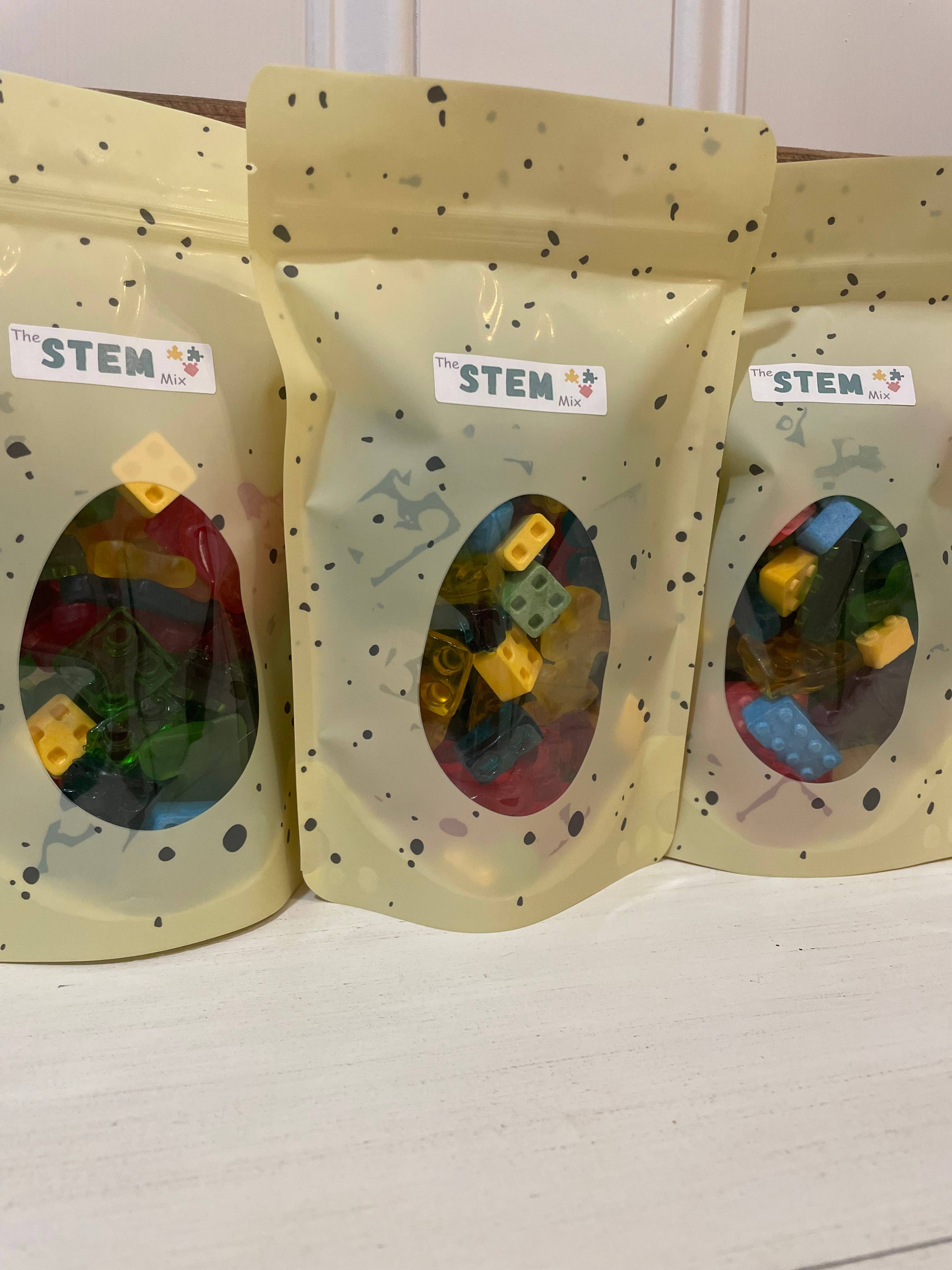 The Honey Den - Wholesale Gummy - The STEM Mix (1/2 lb) - Pick your bag color!2