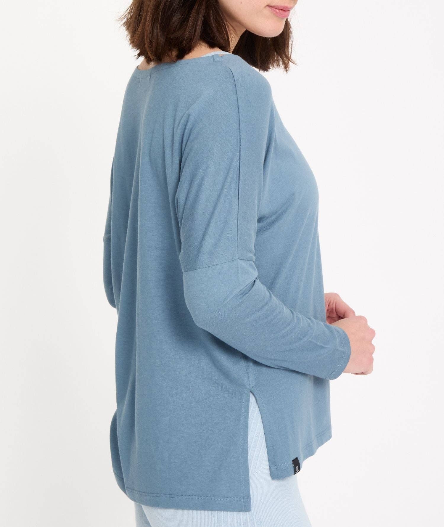 Yoga Searcher – Großhandel T-Shirt – Damen – DAKSHA – langärmeliges Yoga-Shirt22