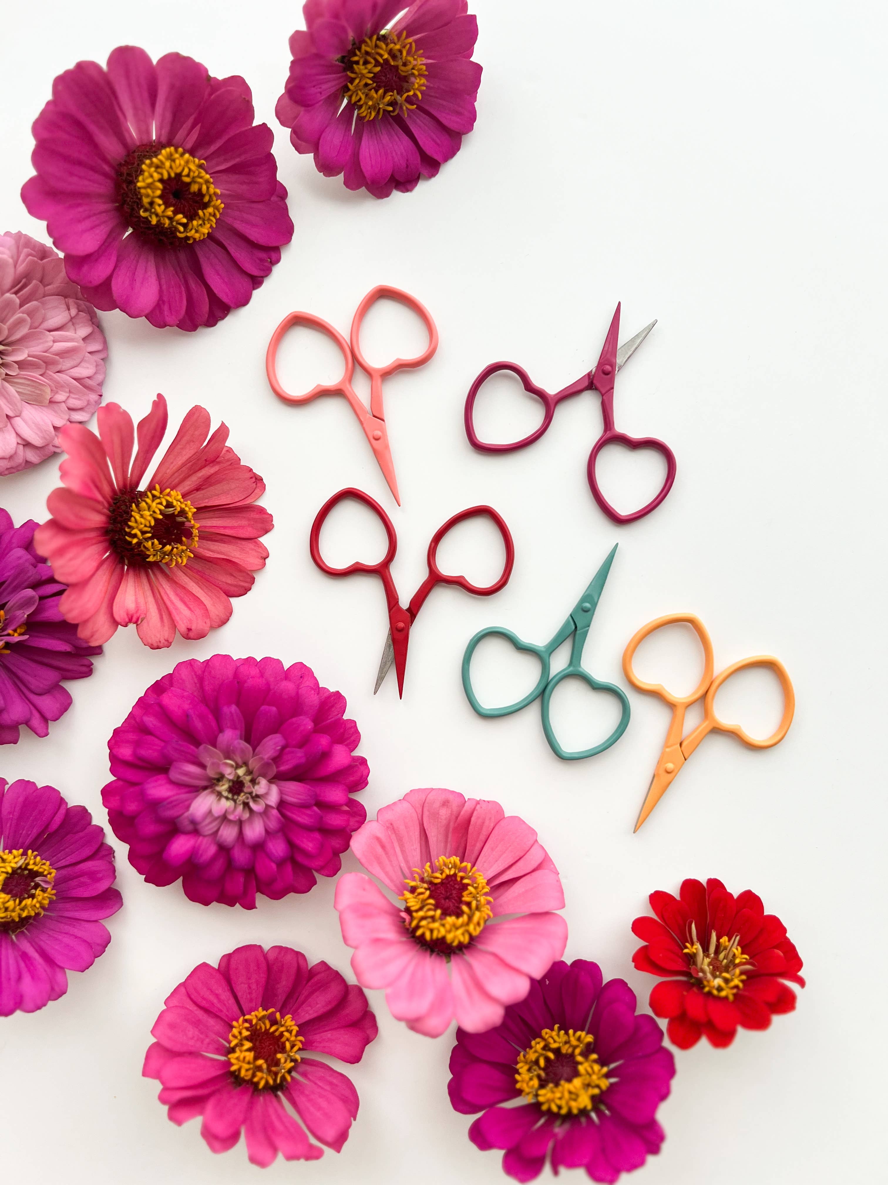 Matryoshka Doll Shop - Wholesale Scissors - Small Heart scissors, tiny embroidery scissors, little snips10