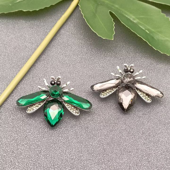 Glass Bee Brooch for wholesale by Mio Queena