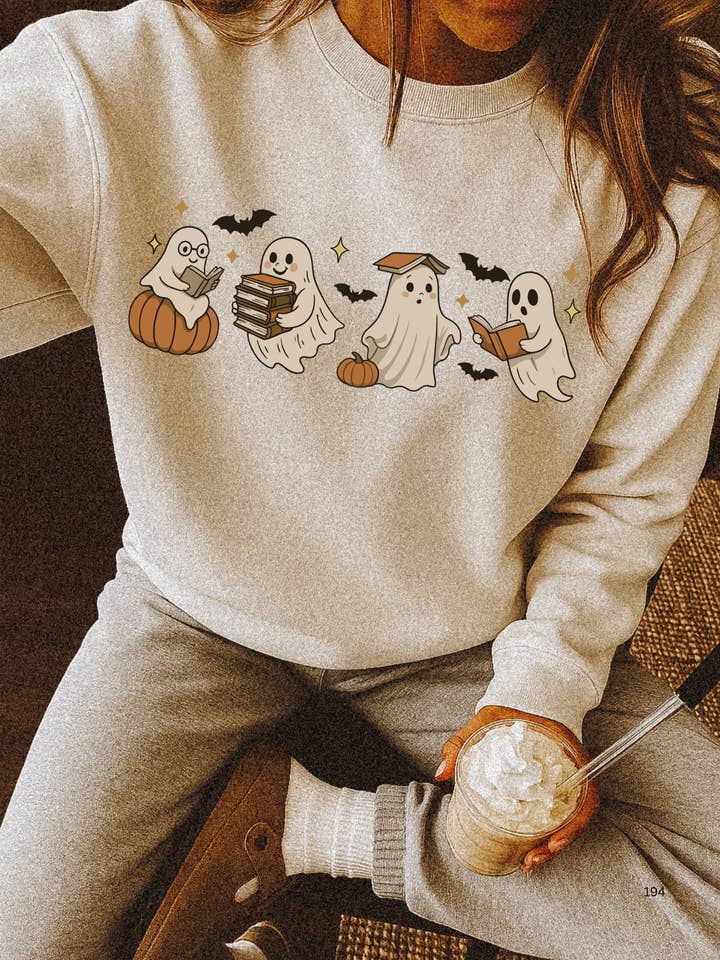 Felpa "Reading Ghosts" per la vendita all'ingrosso da parte di Downtown Darling Wholesale
