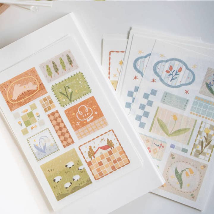Orange Studio | Papier décoratif pour scrapbooking à petits clips en patchwork pour la vente par Hello Claws Limited