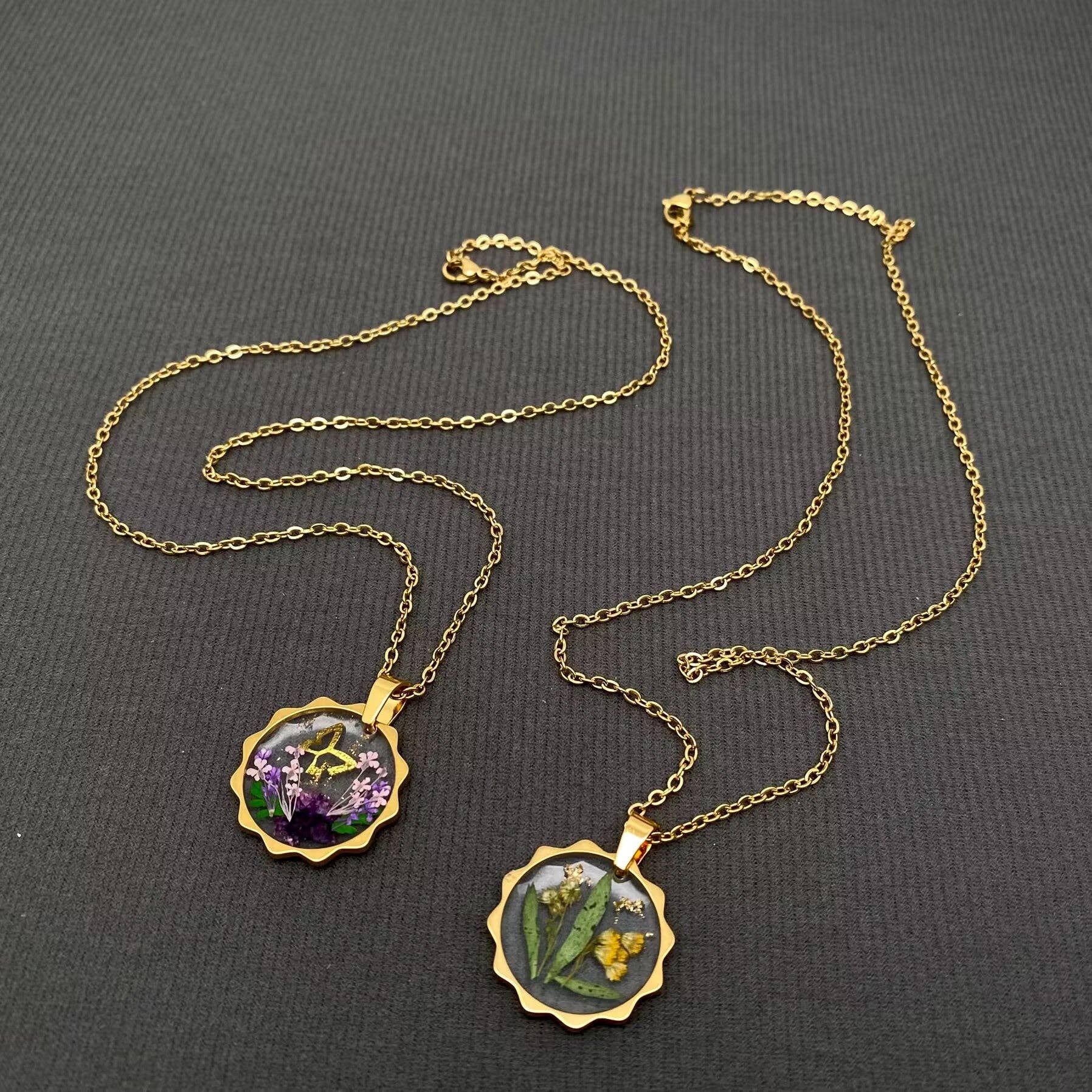 Mio Queena - Wholesale Pendant/Charm Necklace - Dried Flowers Geometric Charm 18K Golden SS Necklace - PDF7