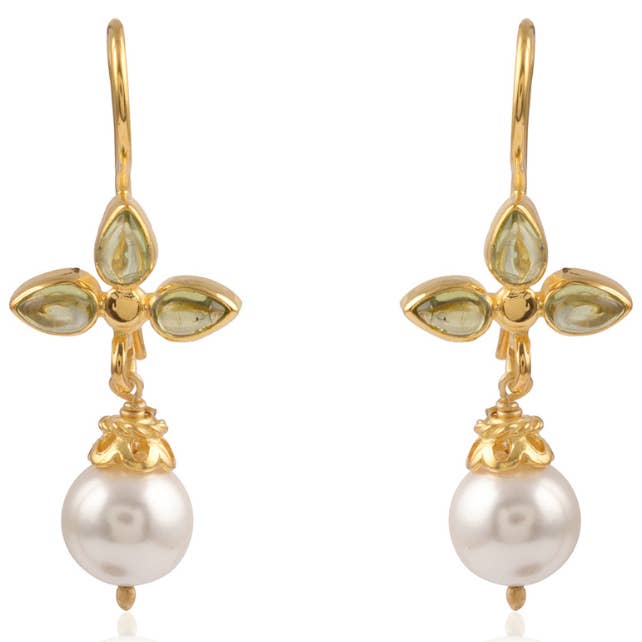 Boucles d'oreilles Fifi en péridot et perles pour la vente par POMEGRANATE