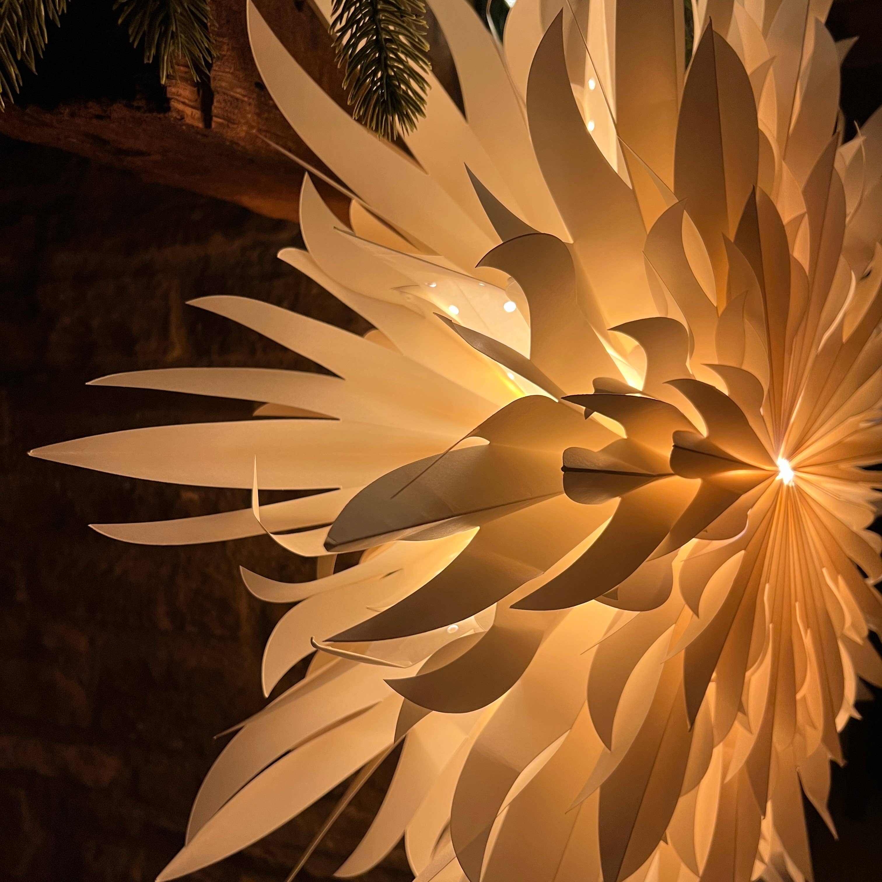 Bollywood Christmas – wholesale Wall Accent – Peony White Paper Wall Decoration - 70cm2