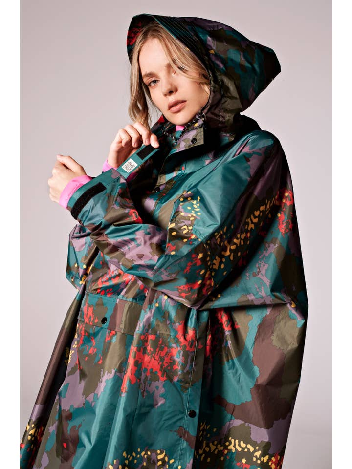 Rainkiss - Wholesale Raincoat - Women's - Digi Forest Camo - Rain Poncho