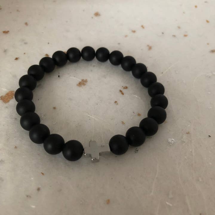 Bracciale croce cristiana in argento Bracciale croce cristiana unisex per la vendita all'ingrosso da parte di Roshni Desai & Things