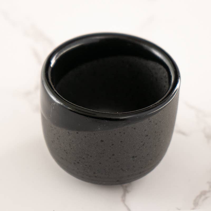 Urban Tokyo - Wholesale Cocktail/likeur glas - Zwart glanzende en mat geglazuurde Sake Cup van 1,5 oz1