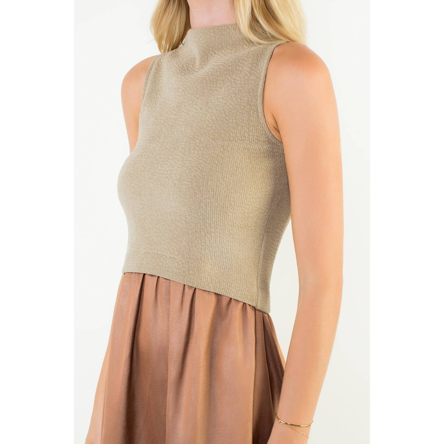 THML – Engroshandel Kjole - Dame – Ærmeløs Maxi Kjole i Blandede Materialer11