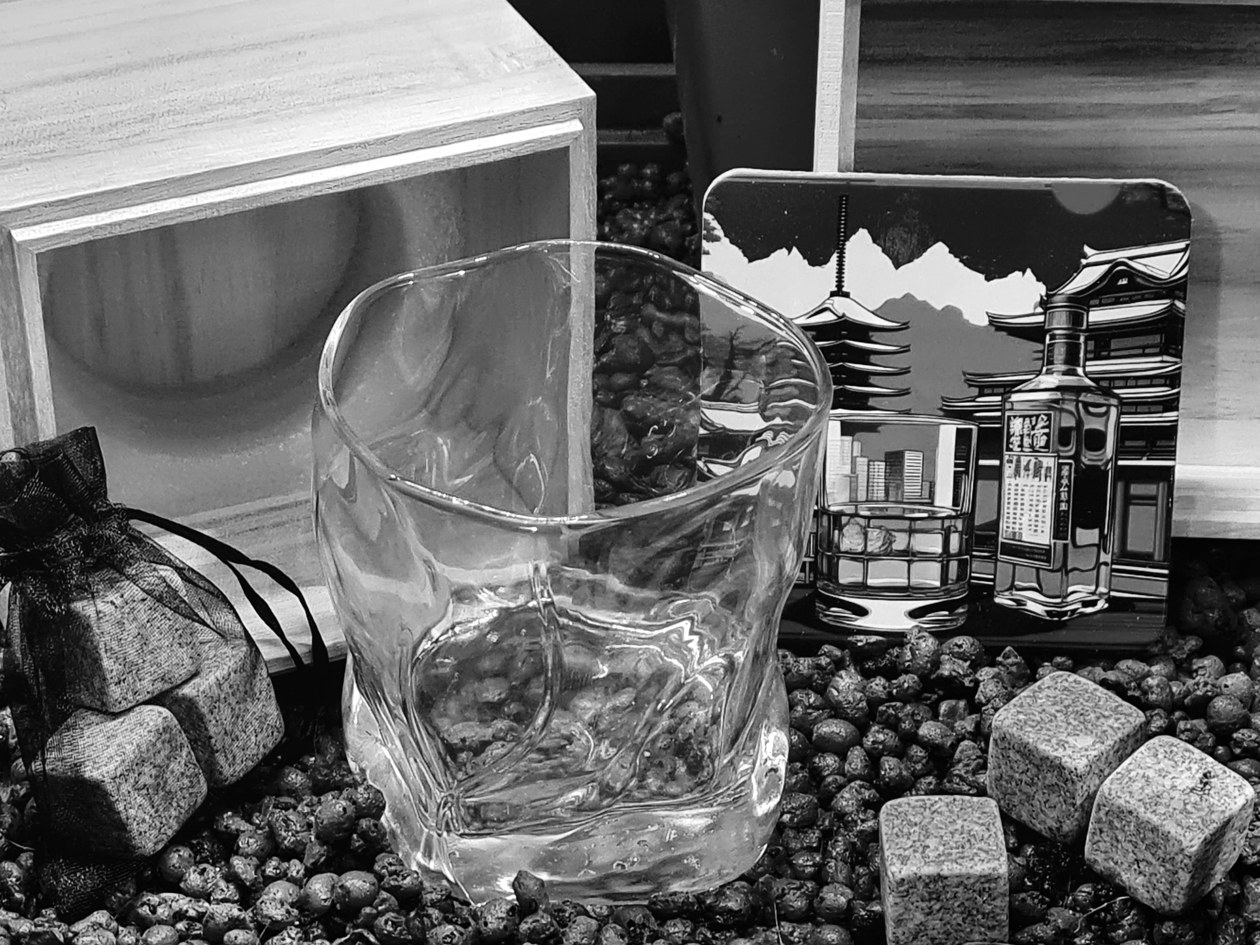 Sostraw & SmartThings – Großhandel Cocktail-/Schnapsglas – Japanisches Glas mit Geschenkbox, Granit-Eiswürfeln und Untersetzern |3695
