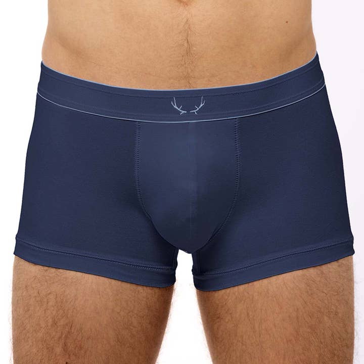 Boxer bleu foncé en coton recyclé pour la vente par BLUEBUCK